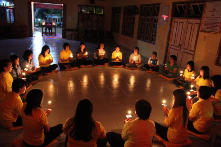 Meditasi Mindfulness dengan Lilin